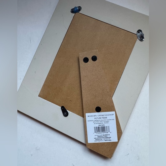 Unique Frame - Picture 3 of 3